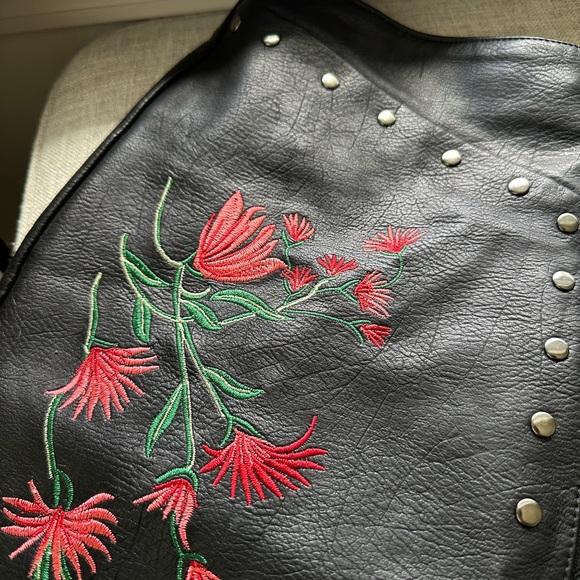 FASHION NOVA mini faux leather zip up skirt - Picture 2 of 6